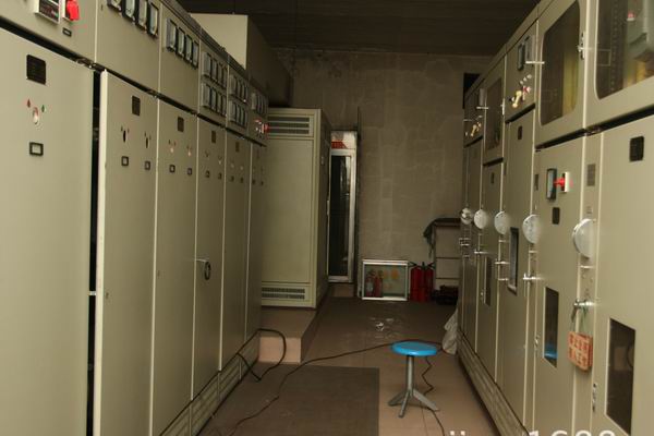 同仁防尘开关柜 性能稳定低压抽屉式配电柜-电